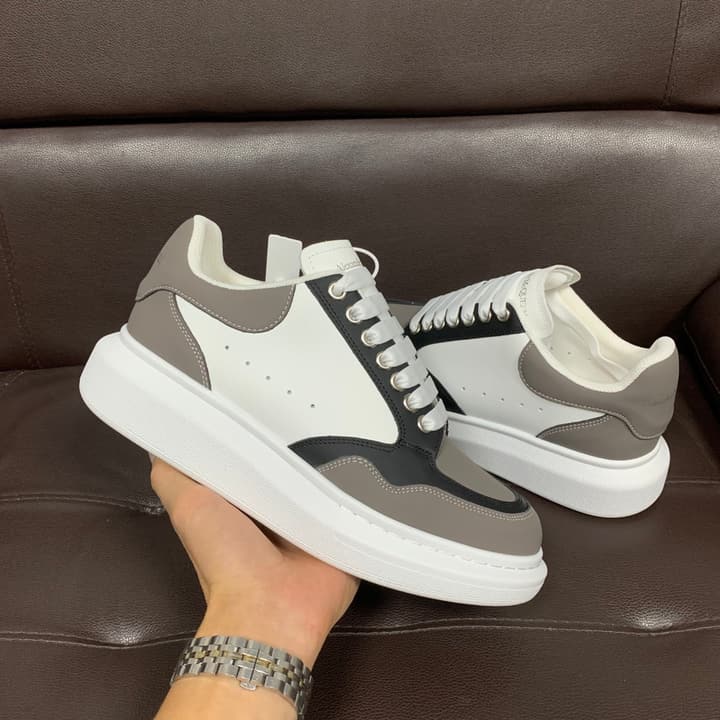 Alexander McQueen Unisex Sneakers in White And Grey Paneled