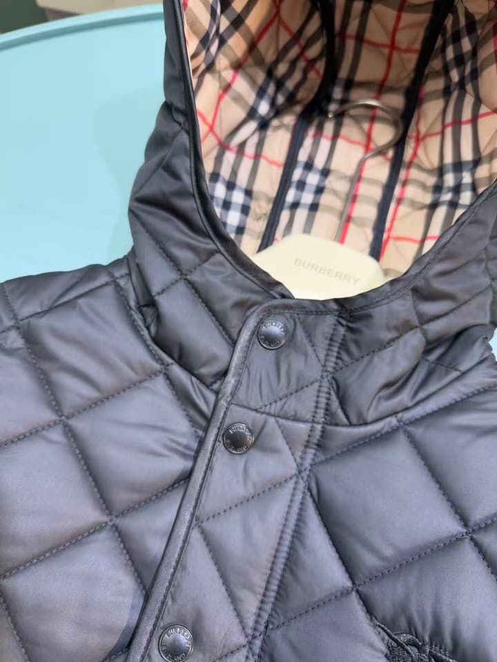 Burberry Mid-Length Puffer Jacket – Kids Collection – 25AW in Dark Charcoal Quilted Jacket