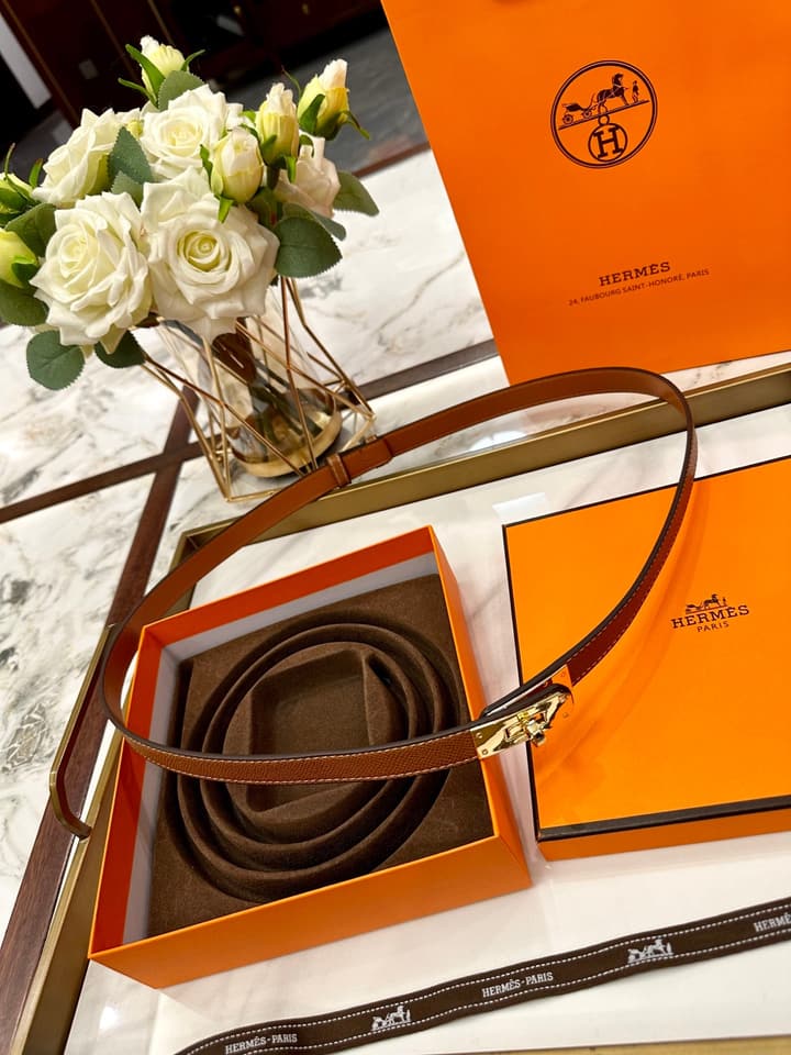 Hermès Slim Leather Belt – 2.0cm in Black With Silver Buckle