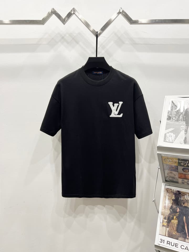 Louis Vuitton Monogram Logo Patch T-Shirt – 25SS in Black