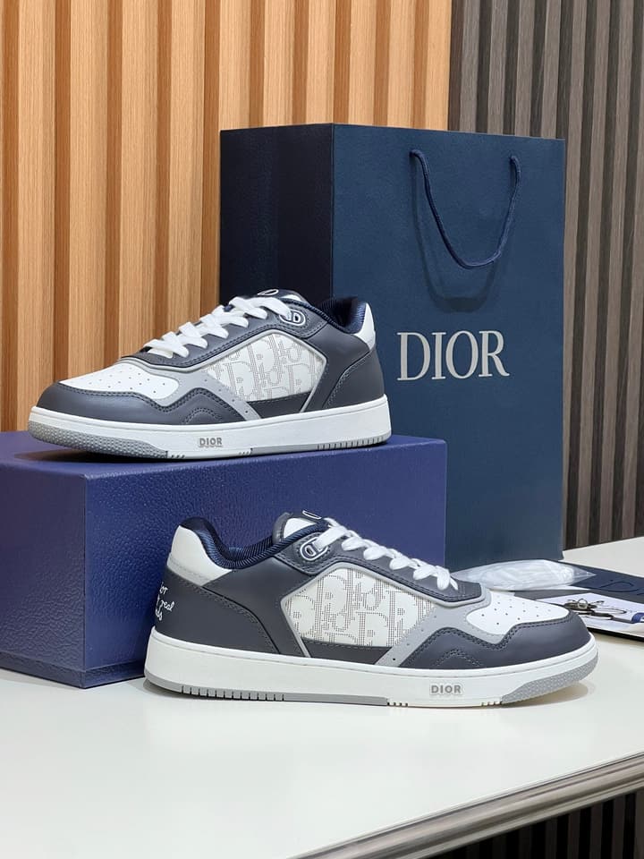 Dior B27 Couple's Sneakers – 2025 Collection in All Black With White Sole