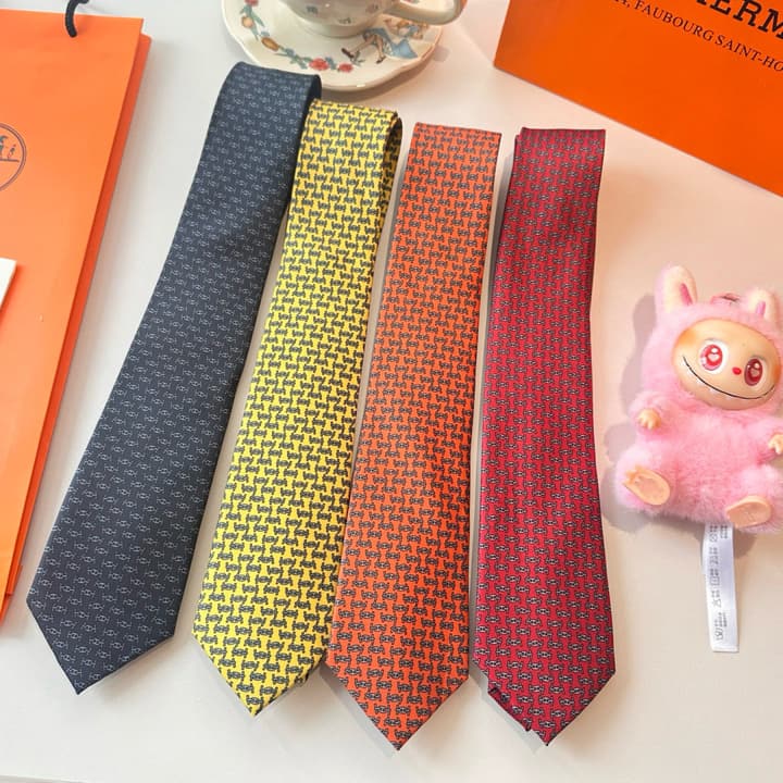 Hermès Men's Silk Tie Series in Dark