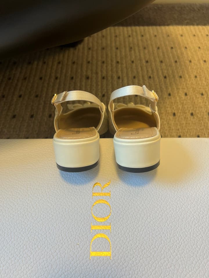 Dior ADIORABLE Pearl Bow Slingback Sandals – 2025 Collection in Cream Woven Pearl Bow