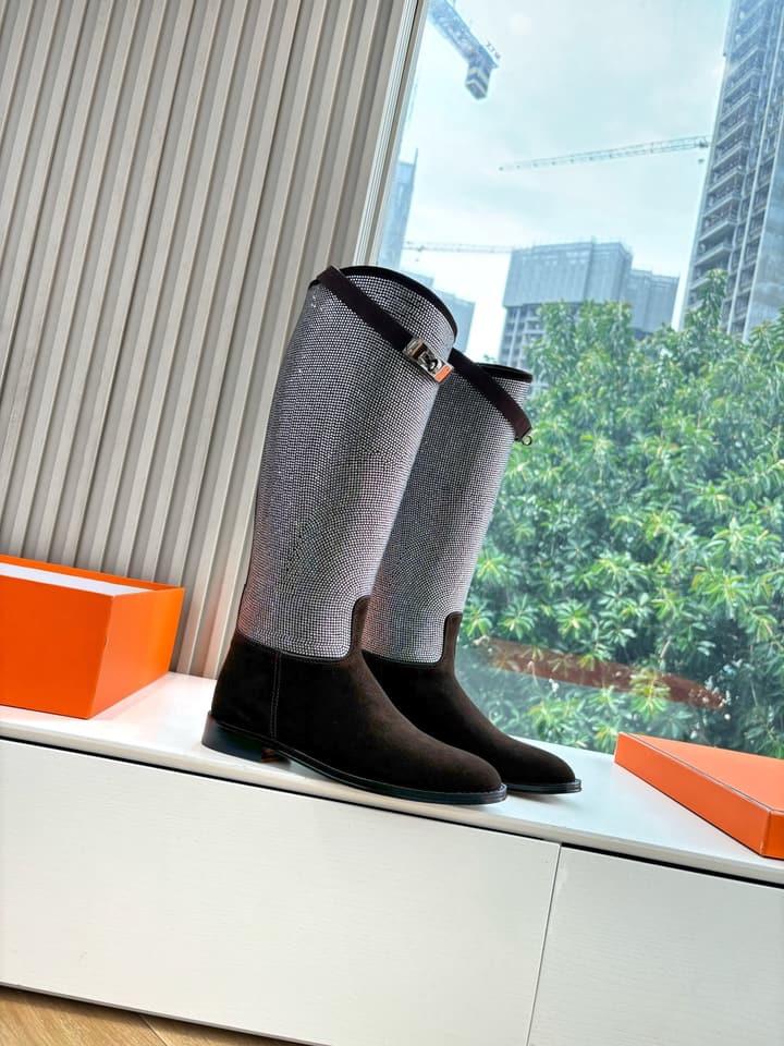 Hermès Classic Knee-High Boots – 2025 Autumn/Winter Collection in Two-tone Tan And Cream