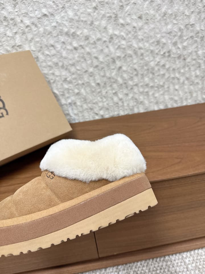 UGG Sheepskin Fur-Lined Slippers – Autumn/Winter Collection in Tall Light Pink With Cream Fur