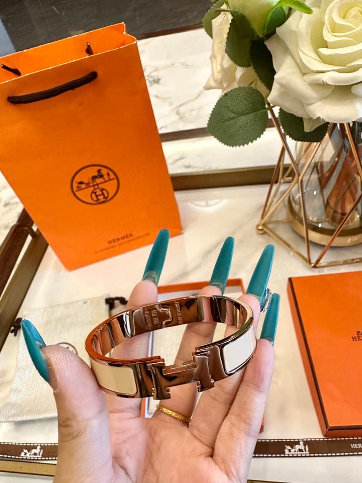 Hermès H-Letter Oval Enamel Bracelet in Black