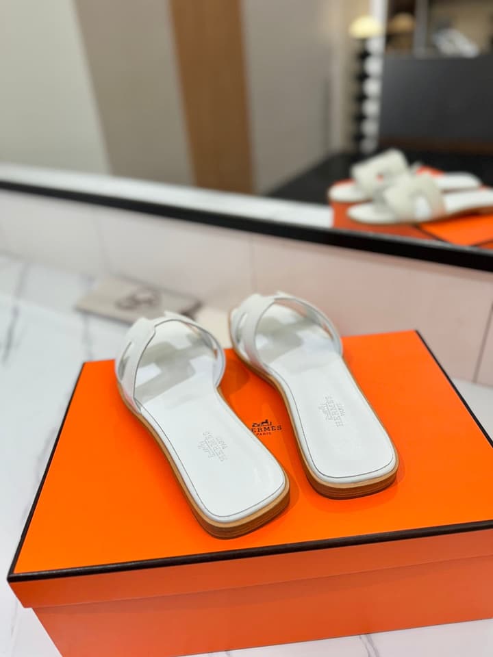 Hermès Classic Epsom Leather Loafers in Green
