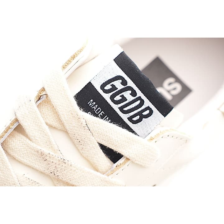 Golden Goose Super Star Sneakers – 2023 Collection in Bright Metallic Outline Star