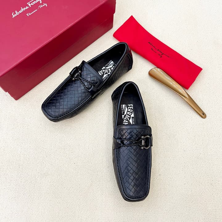 Ferragamo Men's Driving Loafers in Black Grained Gancini