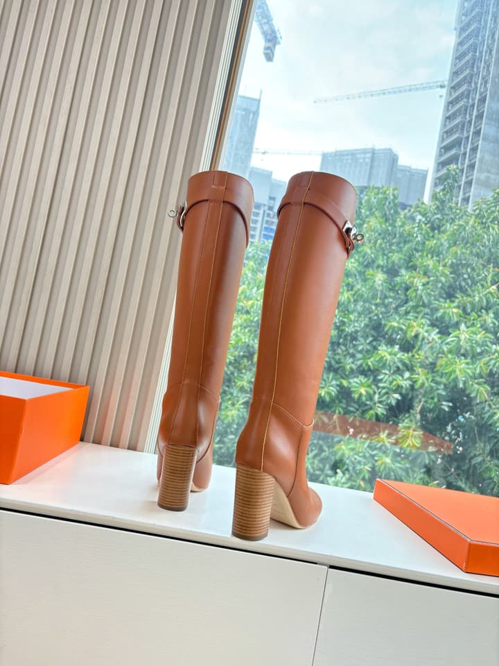 Hermès Classic Knee-High Boots – 2025FW in Assorted Buckle Riding Boots Display