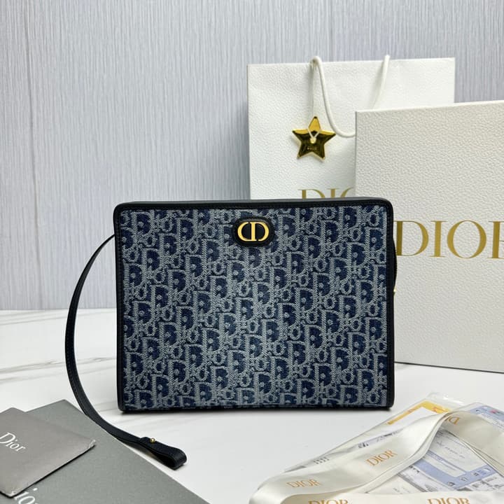Dior 30 Montaigne Oblique Jacquard Clutch Bag in Beige Oblique