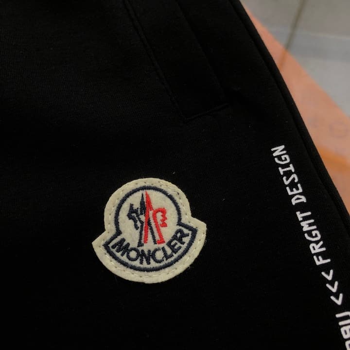 Moncler Spliced Logo Casual Shorts – 2026SS in Classic Black