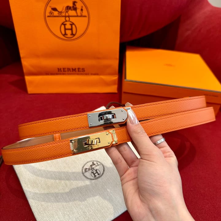 Hermès Kelly Epsom Leather Belt in Black Leather With Gold Hardware