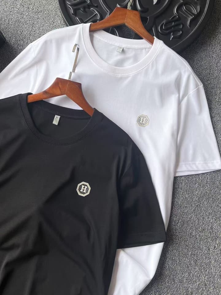 Hermès 80-Count Mulberry Silk H Logo T-Shirt – 2025 Collection in Classic Black