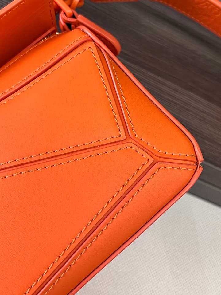 Loewe Puzzle Bag in Black