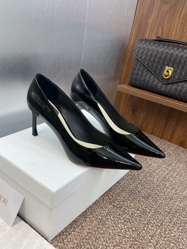 Dior CD Logo Pointed Toe Pumps – 2025 Spring/Summer Haute Couture Collection in Shiny Black Flat