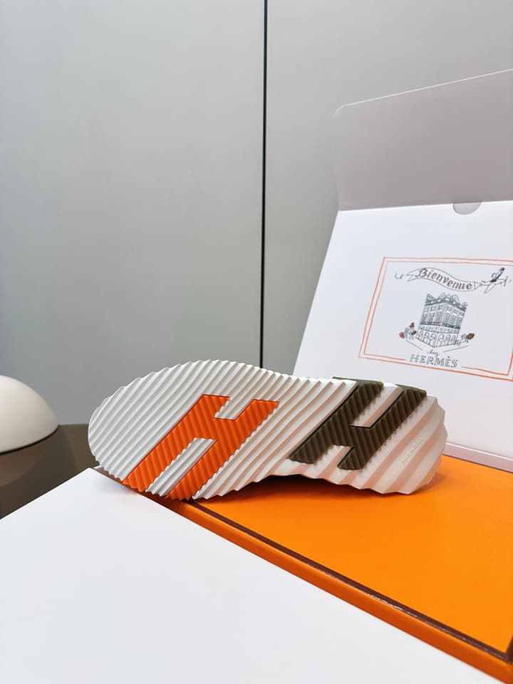 Hermes H Classic Couple Sneakers in Black