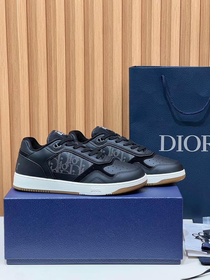 Dior B27 Couple's Sneakers – 2025 Collection in All Black With White Sole