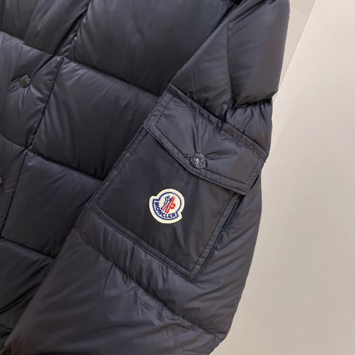 Moncler Goose Down Puffer Jacket – 2025FW in Dark Charcoal