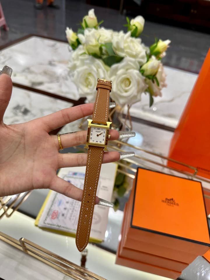 Hermès Small Square Quartz Wristwatch in Tan Leather Gold