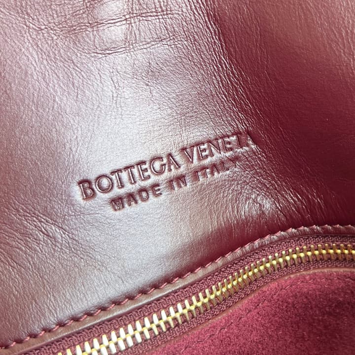 Bottega Veneta Small Liberta Handbag – 24FW in Classic Black