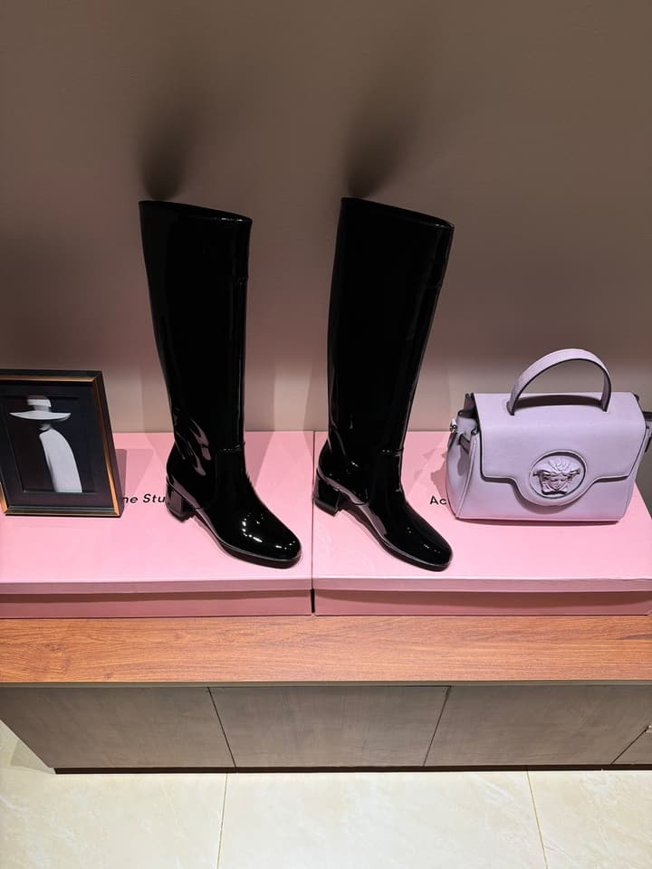 Celine Retro Chunky Heel Knee-High Boots – 24SS Autumn/Winter Collection in Lustrous Black