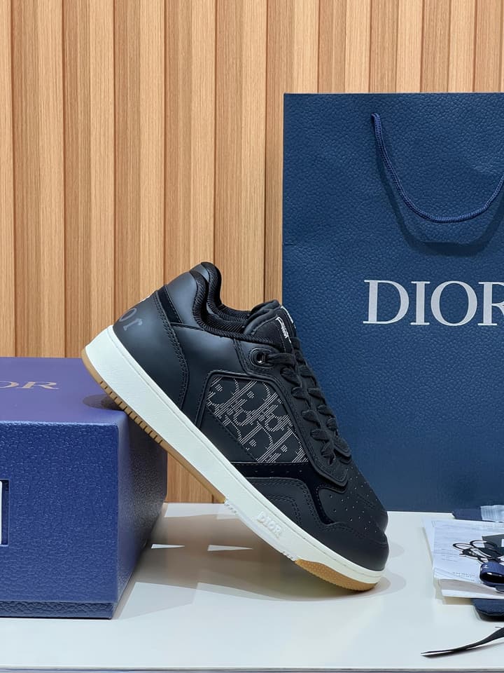 Dior B27 Couple's Sneakers – 2025 Collection in All Black With White Sole