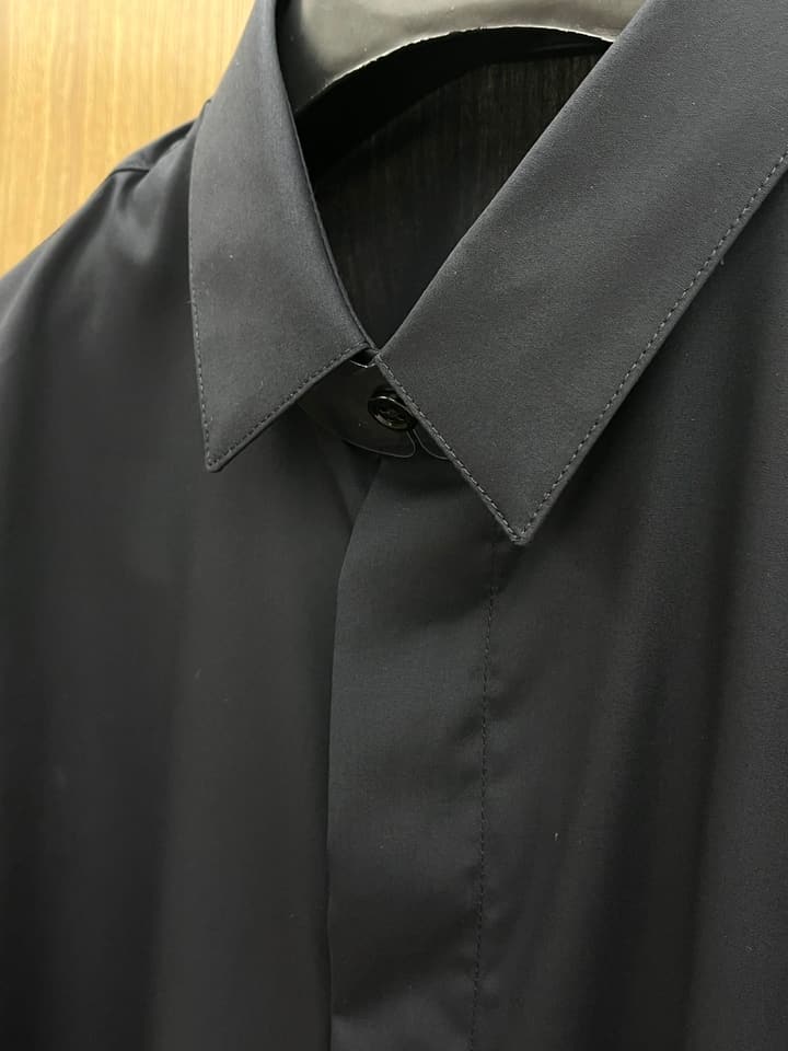 Dior Minimalist Long-Sleeve Cotton Shirt – Spring/Summer Collection