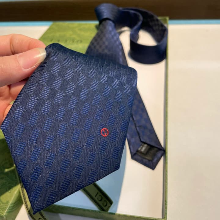 Gucci GG Logo Jacquard Tie in Black