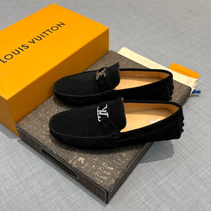 Louis Vuitton Men's Suede Driving Shoes in Black Suede