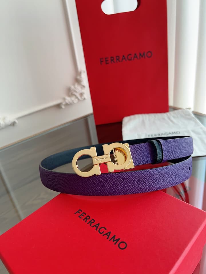 Ferragamo Women's Reversible Leather Belt in Pink