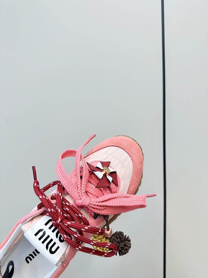Miu Miu German Training Casual Shoes – 25SS Spring/Summer Runway Collection in Caramel Tan & Emerald Green Ribbons