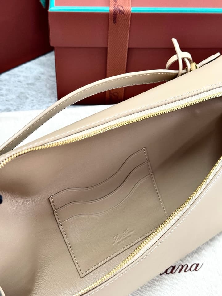 Loro Piana Extra Clutch L29 Handbag in Pale Beige