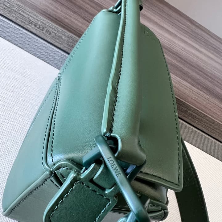 Loewe Puzzle Bag in Black
