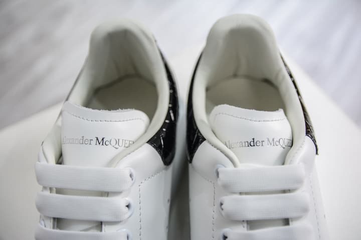 Alexander McQueen Oversized Low-Top Sneakers in Green