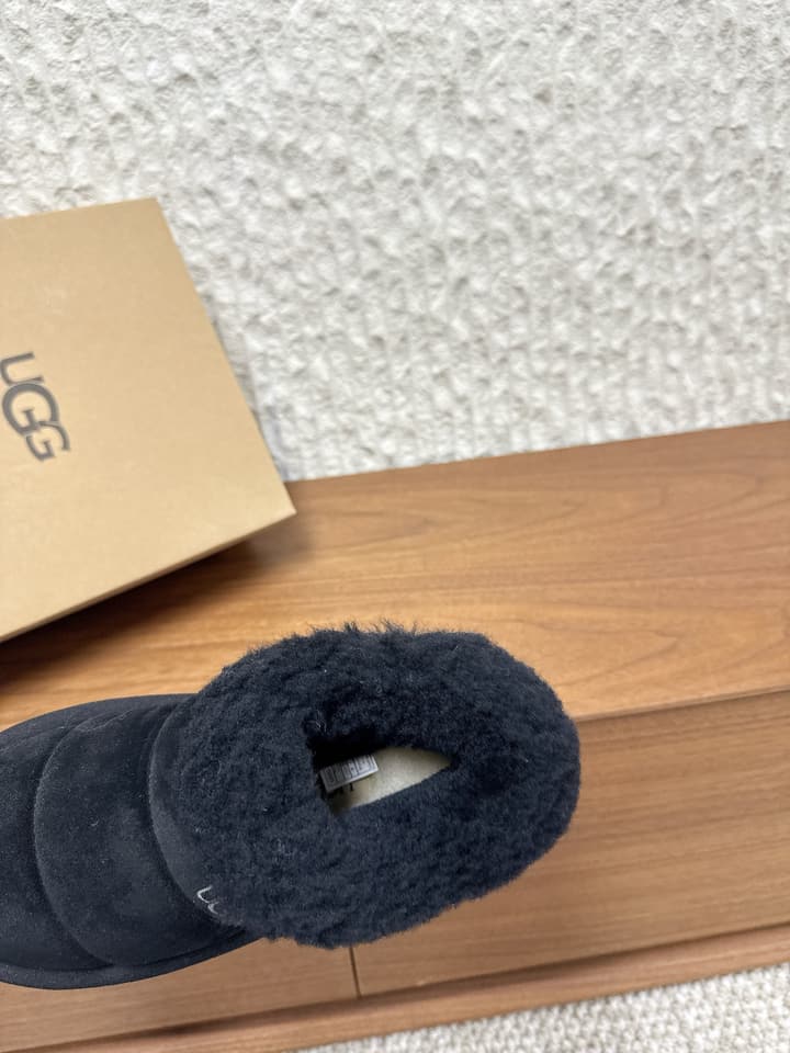 UGG Sheepskin Fur-Lined Slippers – Autumn/Winter Collection in Tall Light Pink With Cream Fur