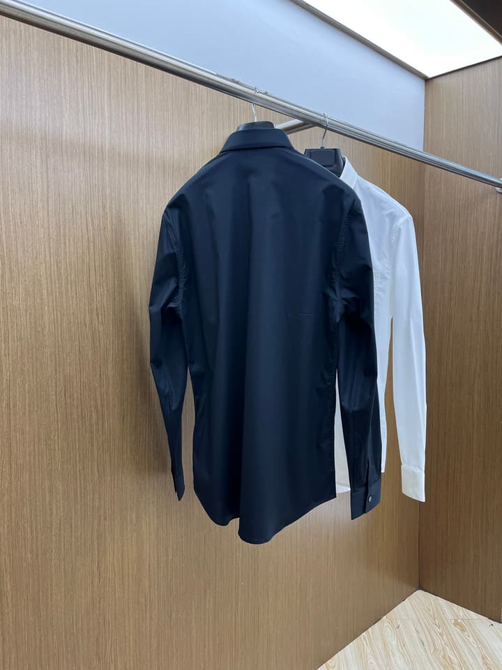 Dior Minimalist Long-Sleeve Cotton Shirt – Spring/Summer Collection
