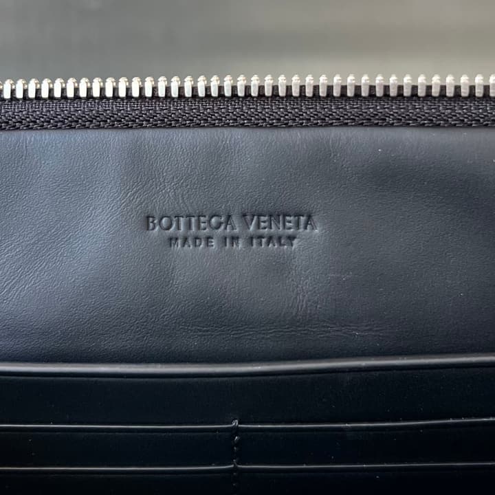 Bottega Veneta Intrecciato Vertical Clutch Bag in Classic Black