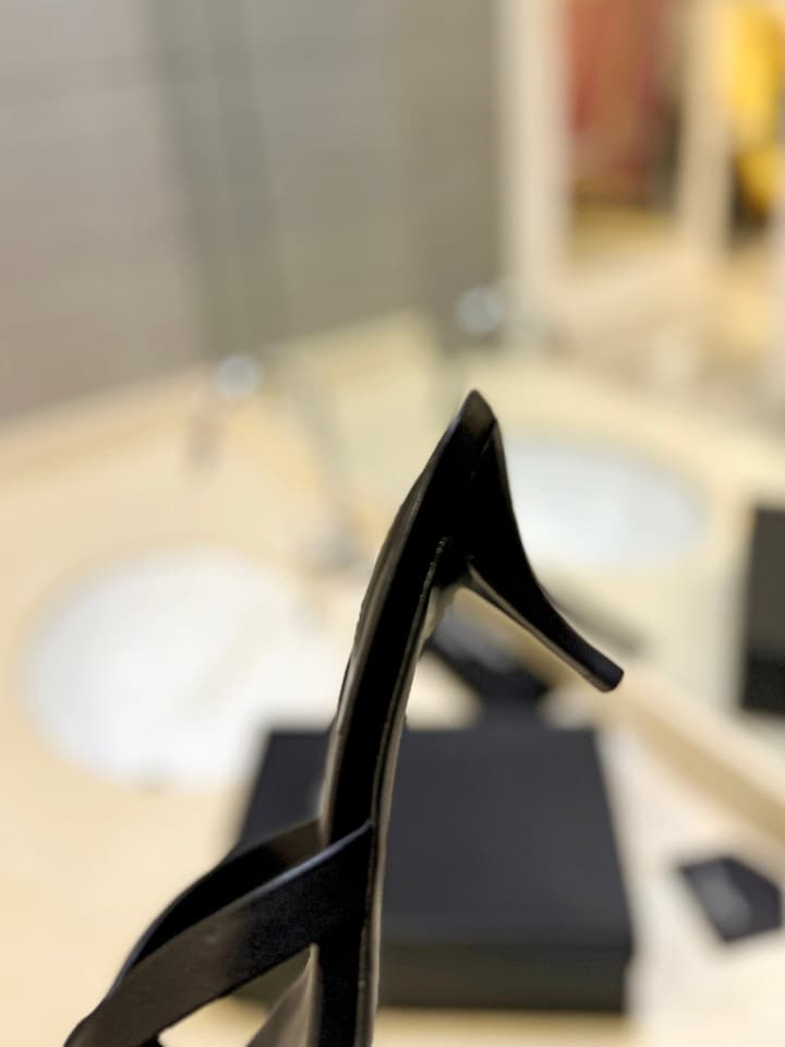 Saint Laurent Pumps – Spring/Summer Collection in Black