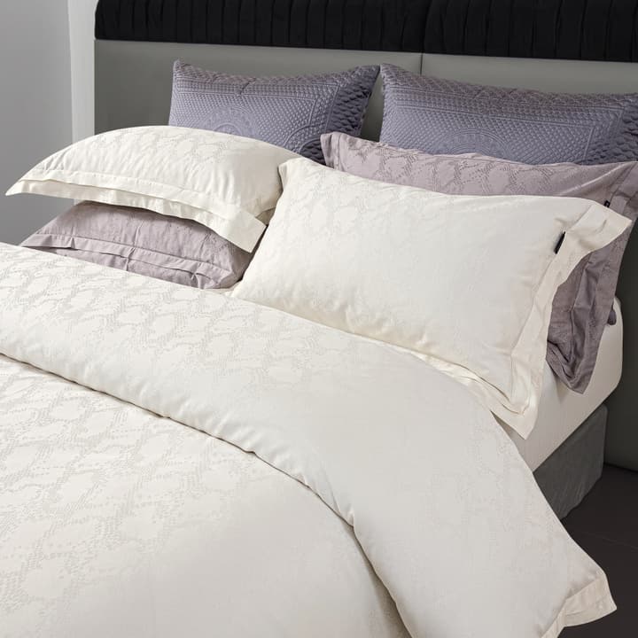 Armani Casa 3D Python Jacquard Four-Piece Bedding Set – SS25 in Python Pattern Off-white Bedding Set
