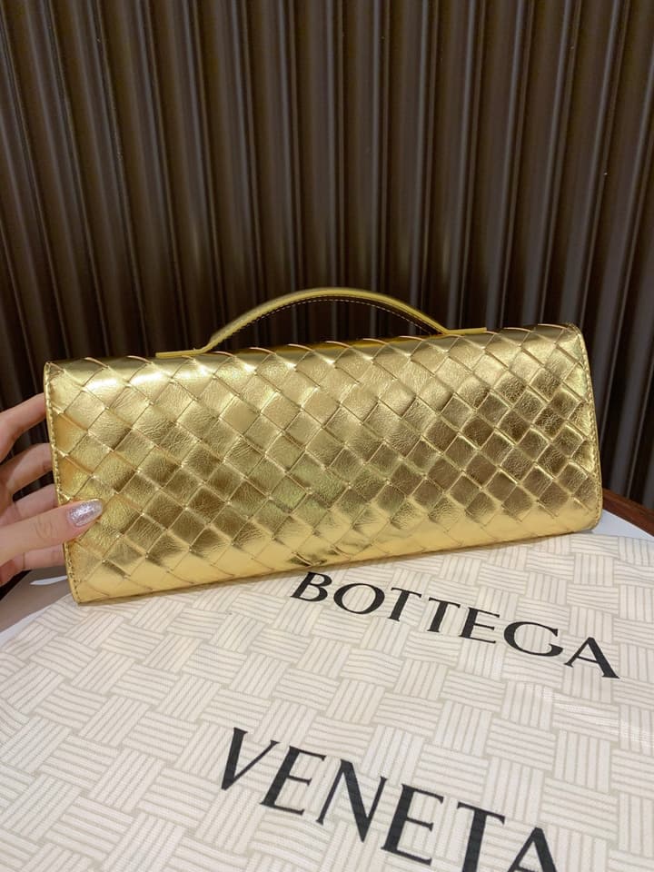 Bottega Veneta Andiamo Clutch Bag in Black Intrecciato