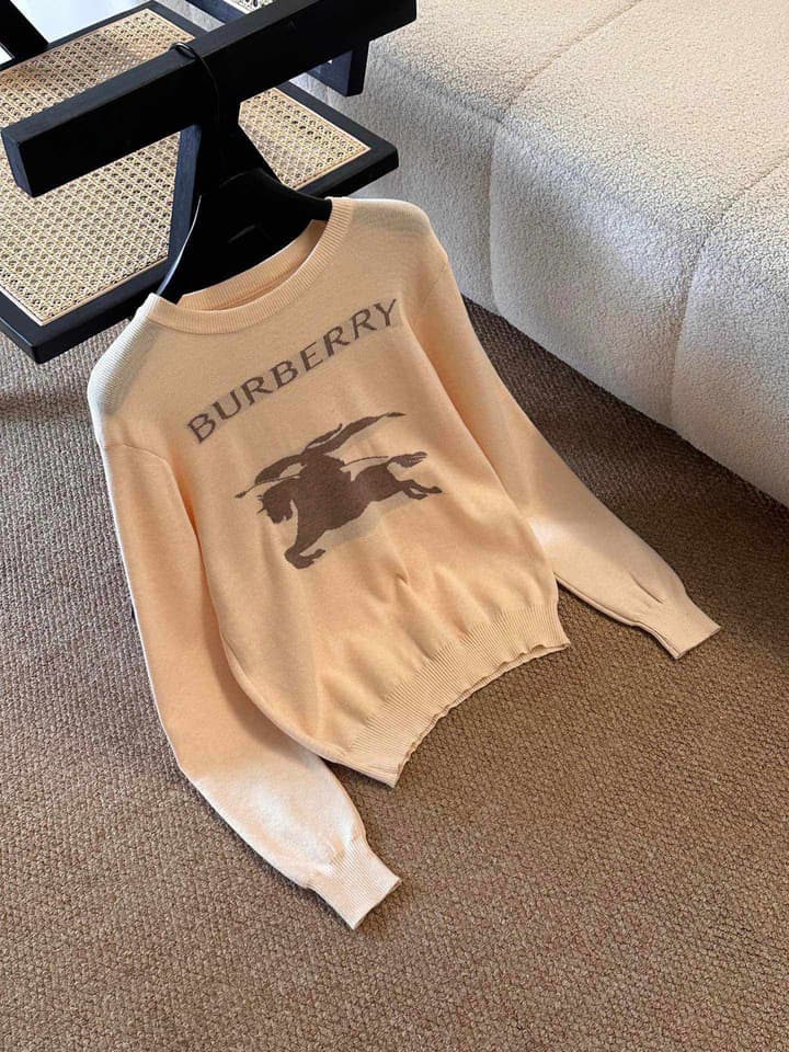Burberry Equestrian Knight Jacquard Crewneck Sweater in Black