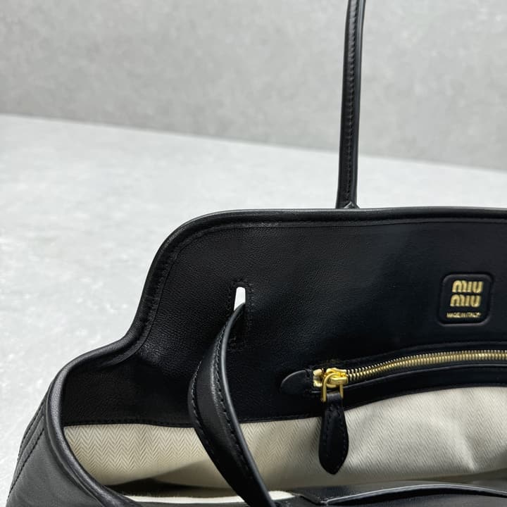 Miu Miu Aventure Horizontal Tote Bag – 25SS