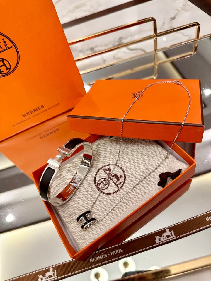 Hermès Oval Enamel 18K Gold Plated Jewelry Set