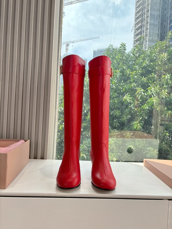 Miu Miu Chelsea Knee-High Boots – 25FW in Black