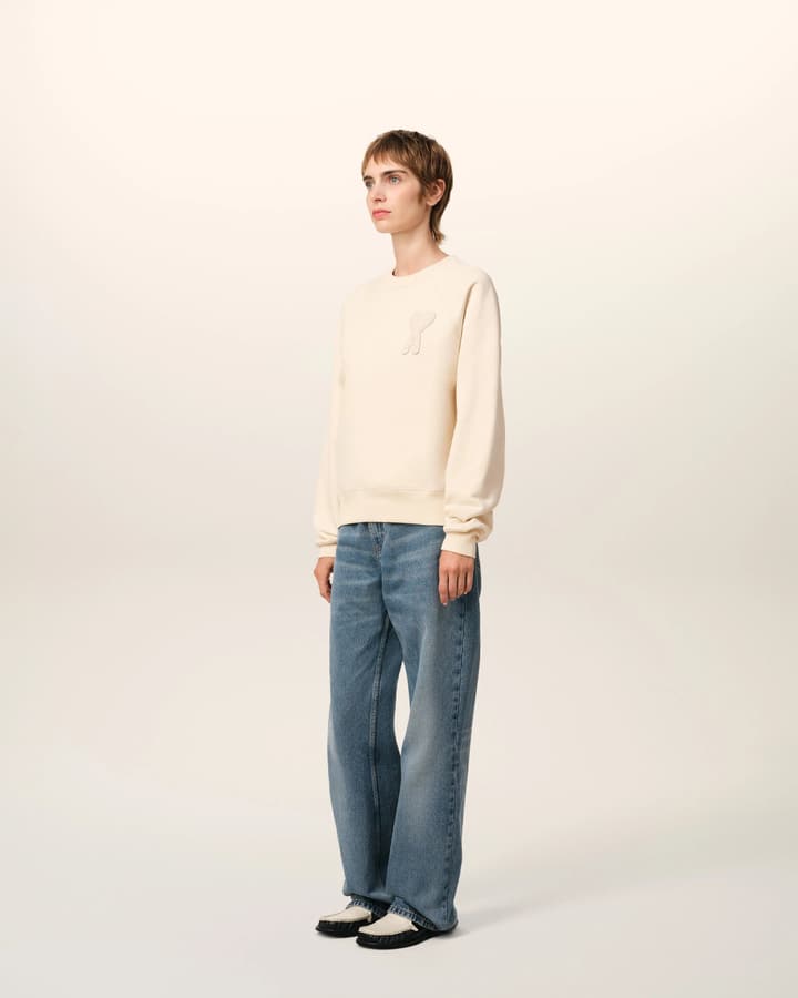 AMI Paris Ami de Coeur Raglan Crewneck Sweatshirt – 25FW in Apricot With Clear Heart