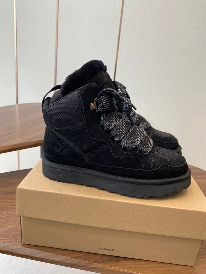 UGG Knitted Shearling Snow Boots in Black Suede