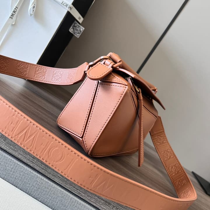 Loewe Puzzle Bag in Black
