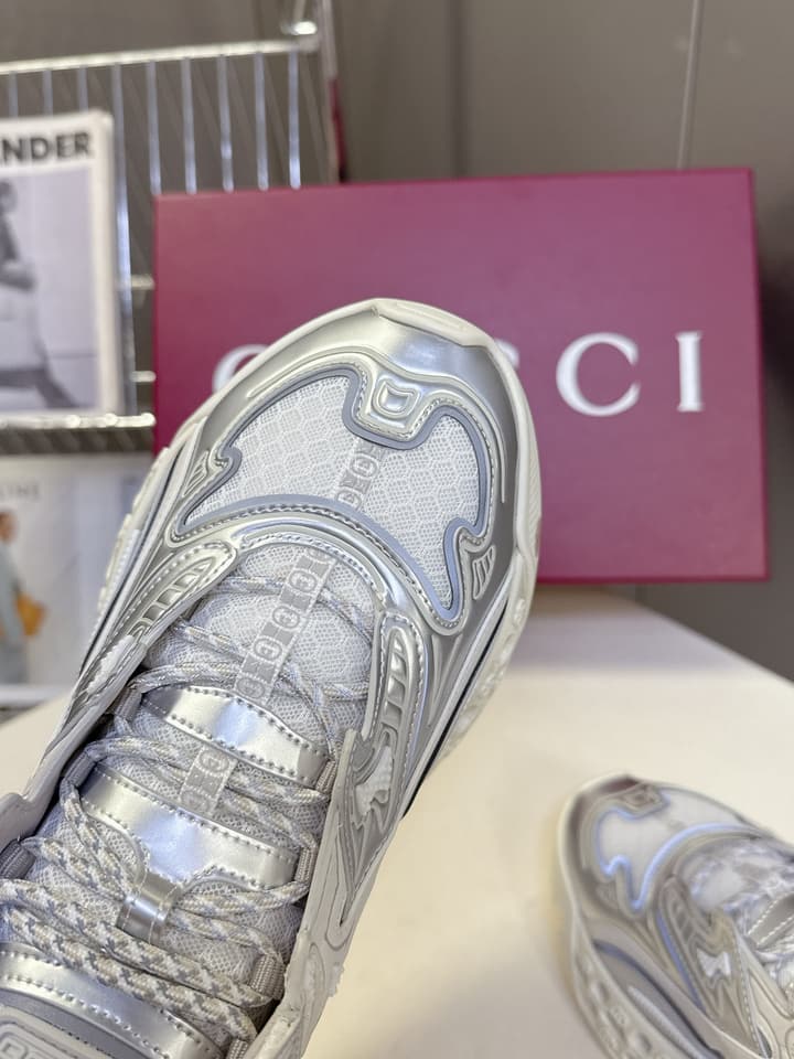Gucci Cub3d Series Sneakers in Black
