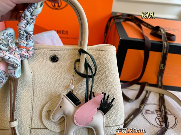 Hermès Garden Tote Bag in Black